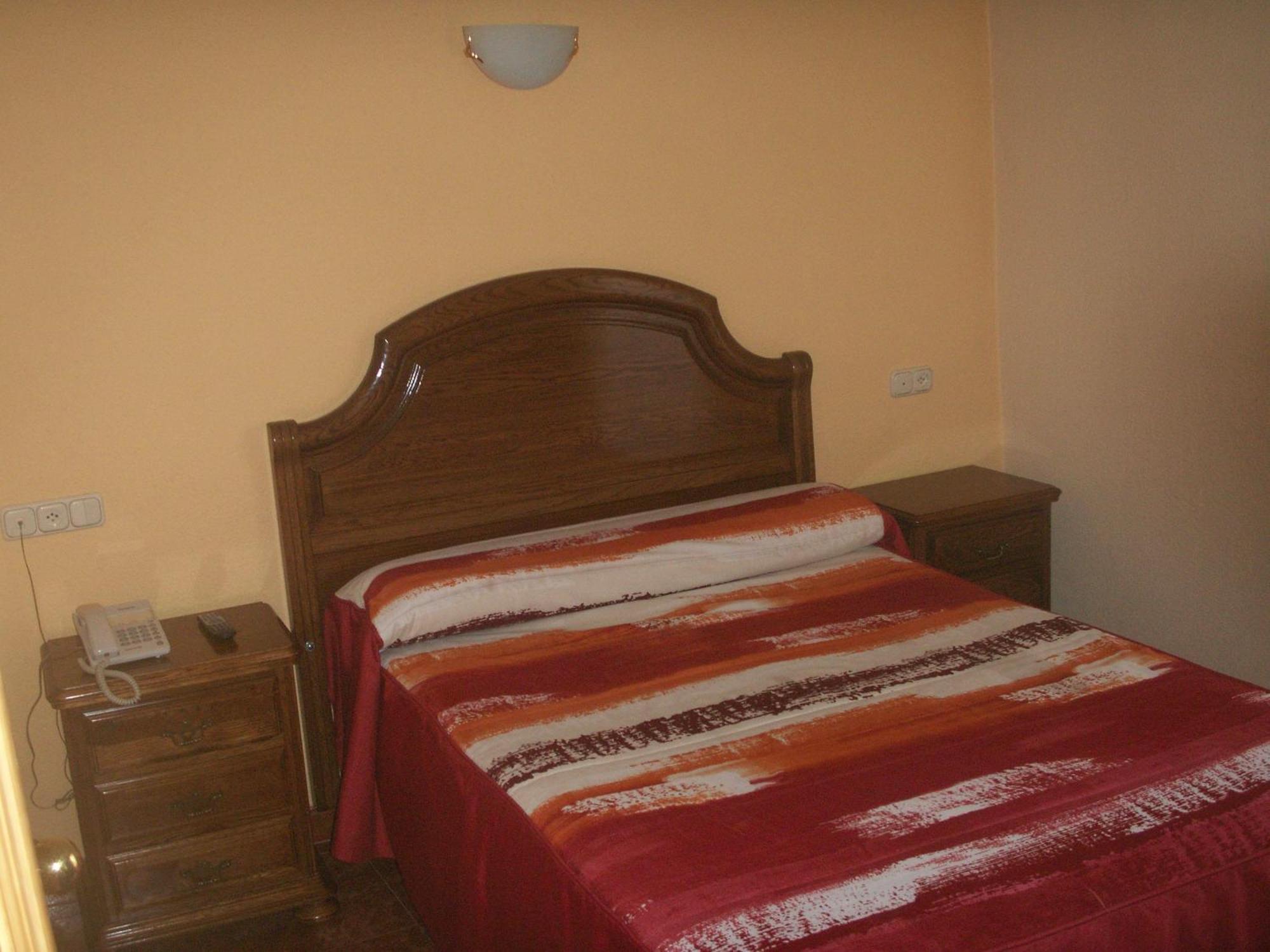 Hostal La Nava Madrid Exterior photo