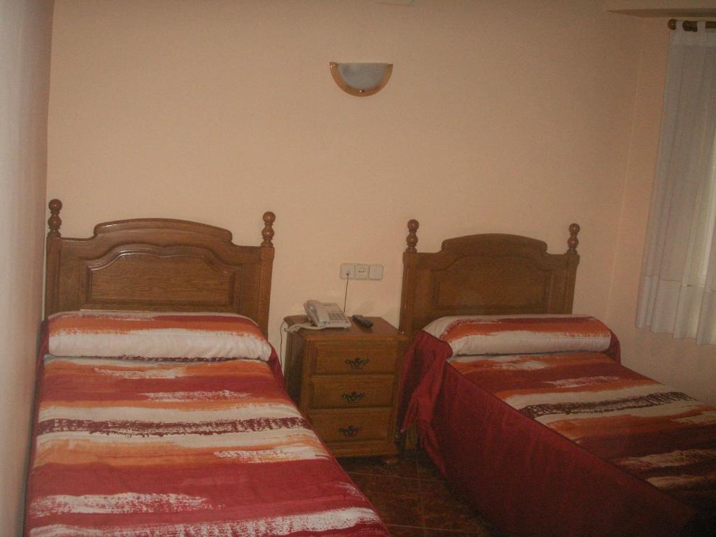 Hostal La Nava Madrid Exterior photo