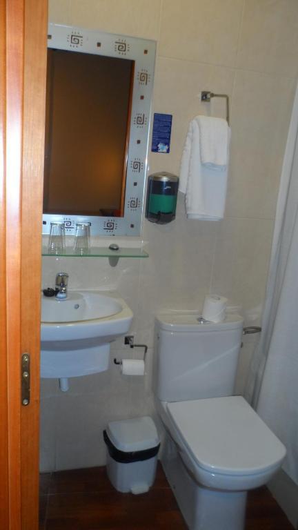 Hostal La Nava Madrid Room photo
